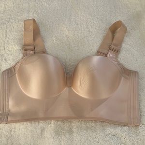 Deep cut bra, Hides back fat nude 38D